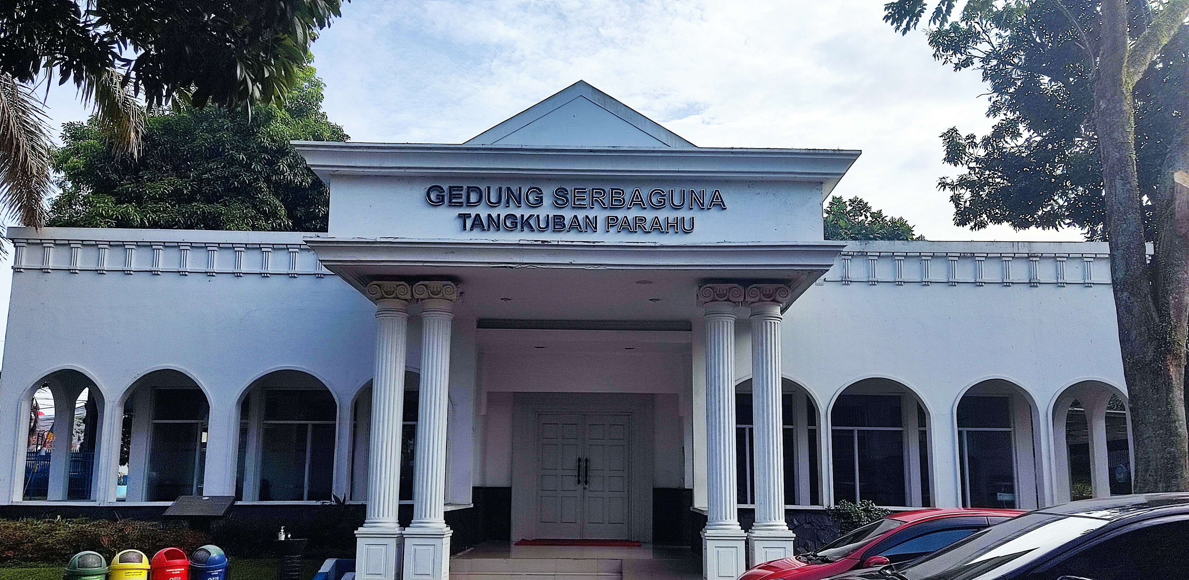 AULA TANGKUBAN PARAHU